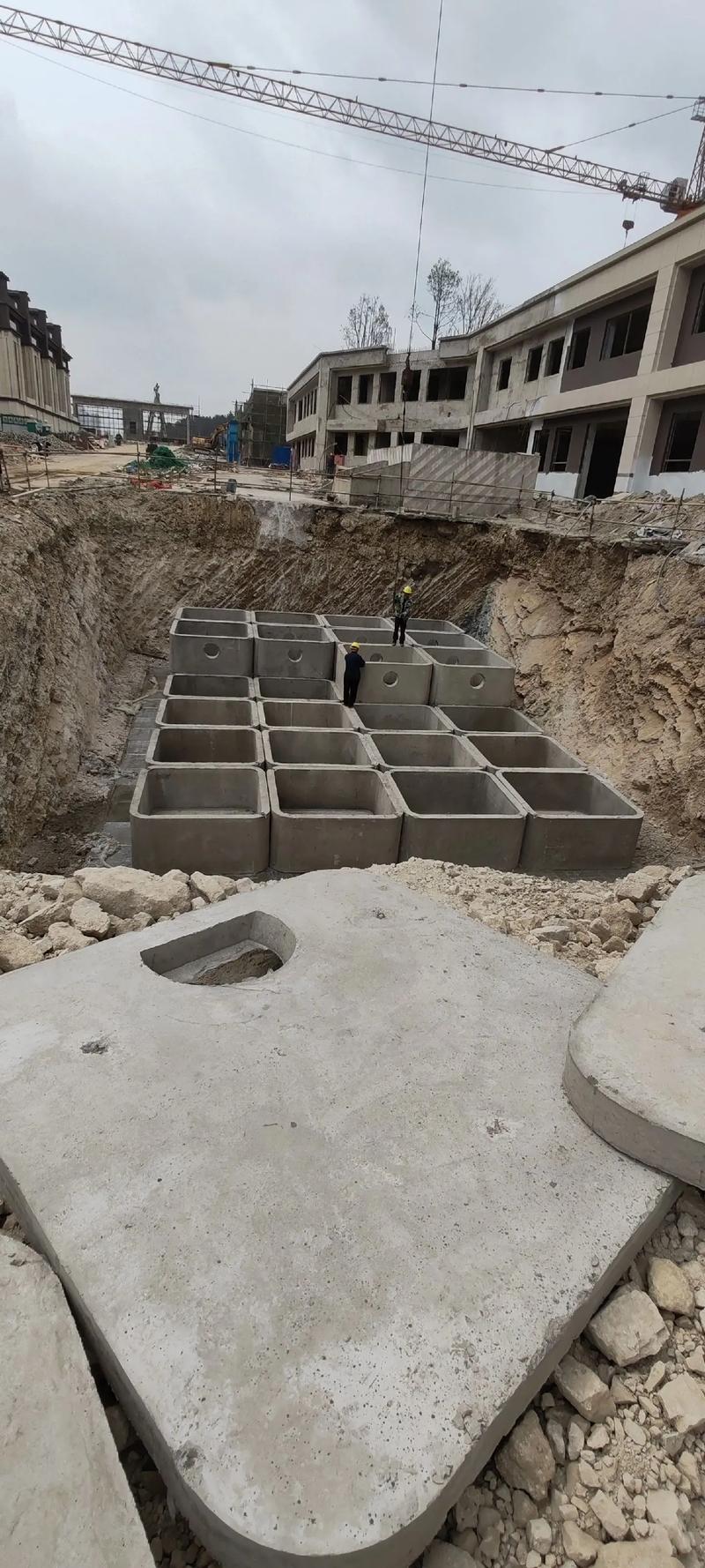 无法前往开封 工地白袍变泥农 我做了一只跨越精神的化粪池